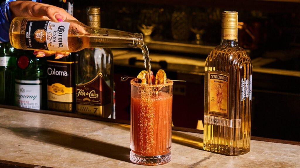 Coctelería y bebidas en barra, fotografía de producto
